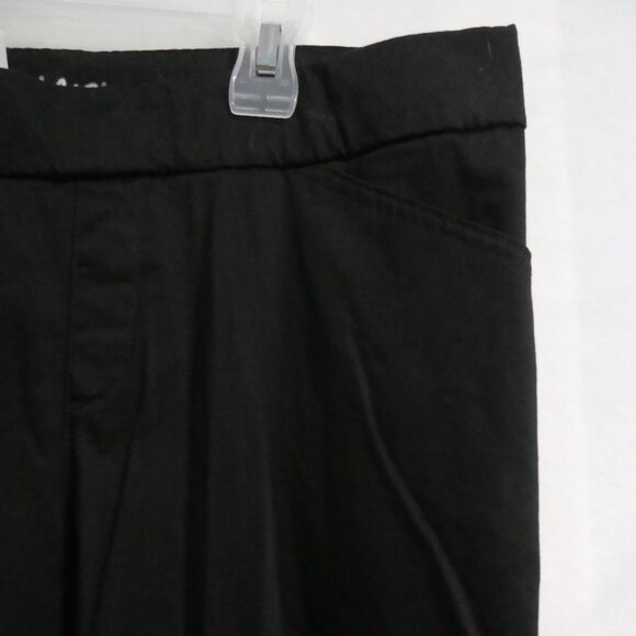 LEE - Style Up | 14 medium | Black Capri Pants | Slit Bottom Sides | NWOT - Picture 5 of 16
